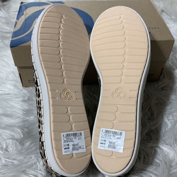 CLARKS  Cloudsteppers Step Glow Jade leopard print NWT Women’s size 9W - Picture 7 of 10